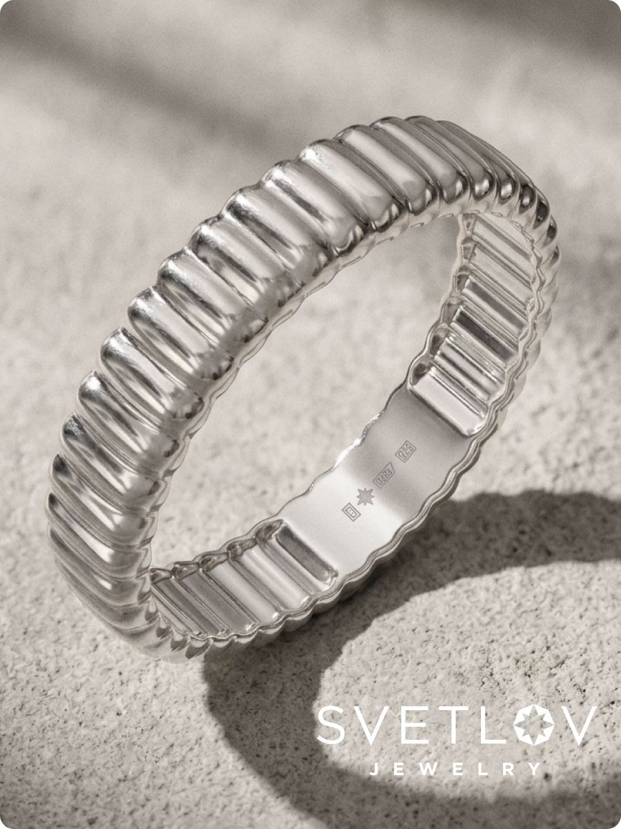 Серебряное кольцо 925 без камней фактурное из Италии 